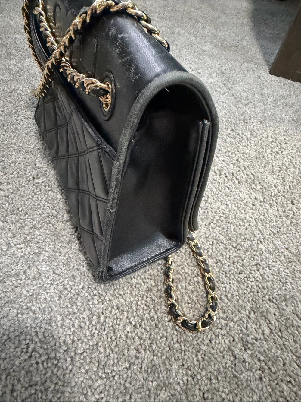 Tory Burch Black Quilted Shoulder Bag with Gold Chain - Picture 10 of 14